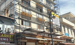 Bu görüntüler Diyarbakır’a yakışmıyor: O sokakta yayaların canı Allah’a emanet!