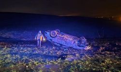 Diyarbakır karayolunda otomobil takla attı!