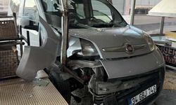 Diyarbakır’da önce çarpıştı, sonra işyerine daldı