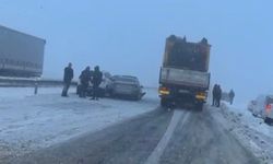 Diyarbakır’da kar yağışı kazayı beraberinde getirdi: 10 araç birbirine girdi!