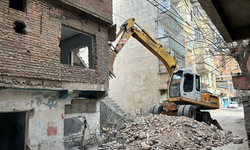 Diyarbakır’da ara verilen metruk bina yıkımları yeniden başladı!