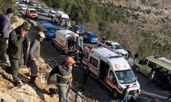 İşçi servisi uçuruma yuvarlandı: Çok sayıda ölü ve yaralı var