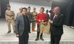 MHP’den Diyarbakırlı öğrencilere asker elbisesi jesti!