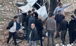 Siirt- Batman yolunda otomobil hurdaya döndü: 3 ağır yaralı