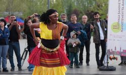 Diyarbakır’da tiyatro sahnesi sokaklara taşındı