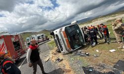 Diyarbakır’da yolcu otobüsü devrildi: Ölü ve çok sayıda yaralı var
