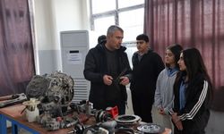 Diyarbakır’ın kadın oto tamircileri yetişiyor