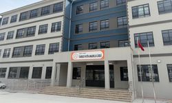 Mersin'de bir lise öğrencisi silahla yakalandı!