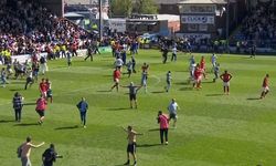 Şampiyonluk kutlarken sahaya indiler: 90+13'te gelen golle yıkıldılar!