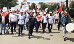 Diyarbakır Büyükşehir önünde davullu eylem!