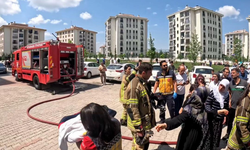 Diyarbakır’da kahramanlık anları kamerada: Yangının ortasından çıkardılar!