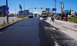 Diyarbakır’da bozulan yollara asfalt yaması