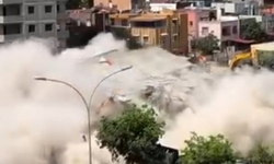 Göz gözü görmedi: Kontrolsüz yıkım tek katlı evin üzerine devrildi!