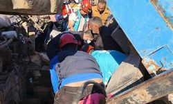 Siirt'te devrilen traktörün altında kaldılar: Ölü ve yaralılar var