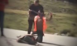 Yol çalışması yapan işçilere araba çarptı: Ölü ve yaralılar var!