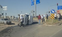 Diyarbakır’da minibüs ve hafif ticari araç çarpıştı: Çok sayıda yaralı var!