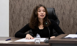 Siyaset gündemini sarsan istifa: Rümeysa Eker kimdir?