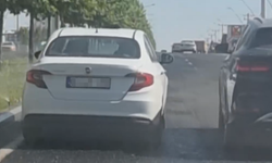 Diyarbakır trafiğinde akılalmaz olay: Başka bir aracı böyle sıkıştırdı!