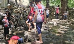 Diyarbakır'da imam ve çocuklar kolları sıvadı: Köy çeşmesini yenilediler