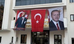 DEM Partili belediyeye Erdoğan'ın posteri asıldı