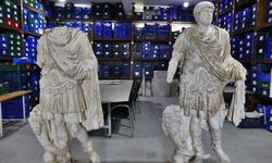 1950 yıllık tarih gün yüzüne çıktı: Burdur’da İmparator Hadrianus heykeli bulundu