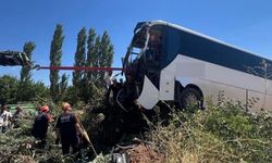 Diyarbakır'da yolcu otobüsü kaza yaptı: Yaralılar var!