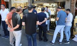 Diyarbakır’ın göbeğinde işyeri kurşunlandı: İşte görüntüleri