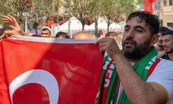 Amedspor taraftarları Türk Bayrağı açtı: Net mesaj verdi!