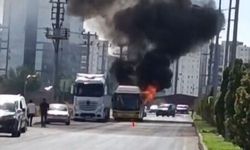 Diyarbakır’da korkutan anlar: Belediye otobüsü alev alev yandı!