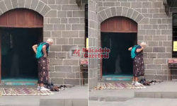 Diyarbakır’daki camide erkek turist etek giyip gezdi