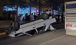 Diyarbakır’ın ilçesinde iki araç çarpıştı: Yaralı var!