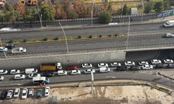 Diyarbakır’da aynı yolda peş peşe iki kaza: 4 otomobil çarpıştı