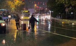 İstanbul'da hayat adeta felç oldu: 2 kişi hayatını kaybetti, yaralılar var