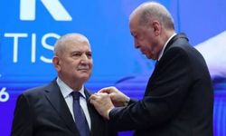 Kani Torun AK Parti’ye katıldı: Erdoğan rozetini taktı