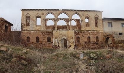 Diyarbakır’ın tarihi kaybı: Beylerbeyi Konağı metruk bir hal aldı!