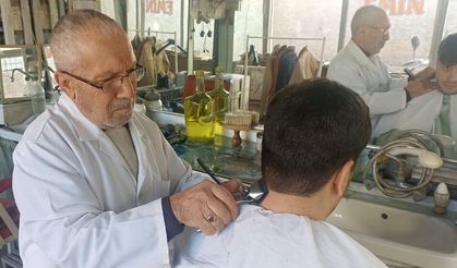 77’lik Emin Usta Diyarbakır’ın en ucuz berberi oldu!