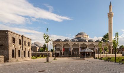 Diyarbakır’da Kur’an dinletiyordu: Sevilen imam sürgün edildi iddiası!