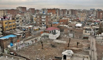 Diyarbakır’da 200 kişi ölümle burun buruna: Bina temeli kaydı iddiası!