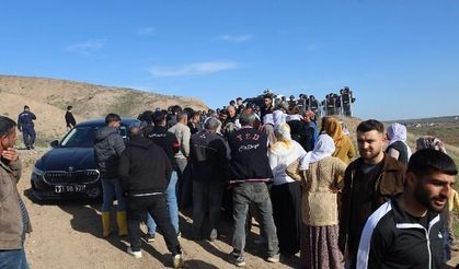 Diyarbakır’daki köyde neler oluyor? Jandarma ve köylü karşı karşıya!