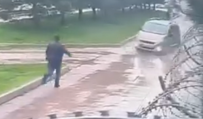 Diyarbakır’da sokak ortasında çirkin saldırı: Dershane çıkışı darp edildi!