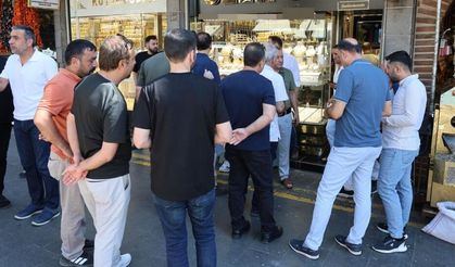 Diyarbakır’ın göbeğinde işyeri kurşunlandı: İşte görüntüleri