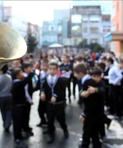 MEB’den tatil ve eğitim sinyali: Ara tatiller kalkıyor mu, yaz tatili mi uzuyor?