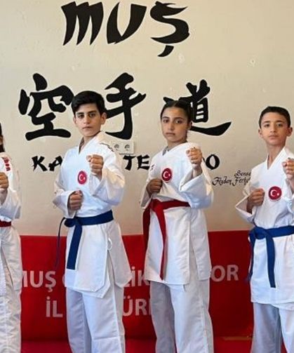 Muşlu karatecilerden başarı! Türkiye’yi temsil edecekler