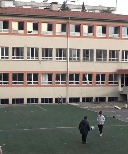 Deprem sonrası kullanılamıyordu: 50 yıllık okul yıkımı bekliyor!
