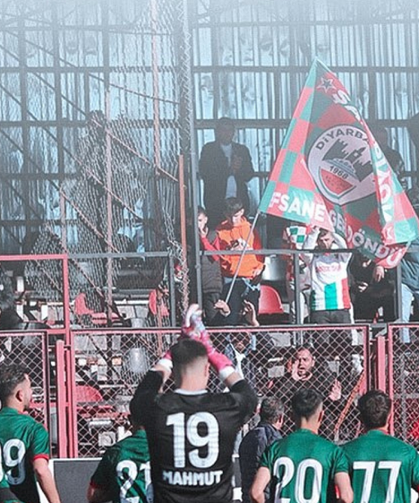 Diyarbakırspor 10 kişi kaldı: Deplasmanda lidere yenildi!