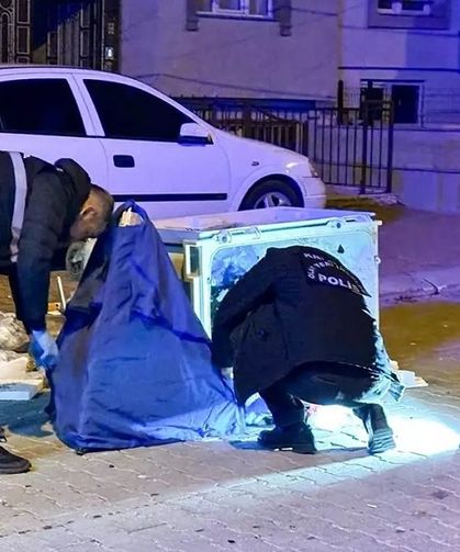 Yeni doğan bebeklerini çöpe attılar: 17 yaşındaki anne ve baba gözaltında!