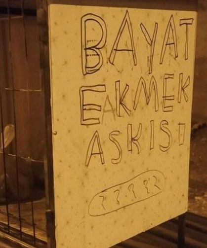 Diyarbakır sokaklarında ilginç dolap: İsrafın önüne geçti