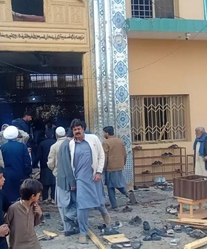 Cuma namazında camiye saldırı: 10 ölü, 80 yaralı