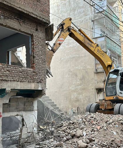 Diyarbakır’da ara verilen metruk bina yıkımları yeniden başladı!