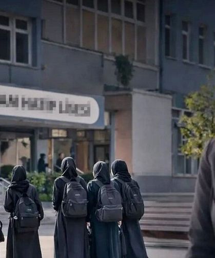 İmam hatip lisesinde kadın öğretmen hakkında skandal iddia!